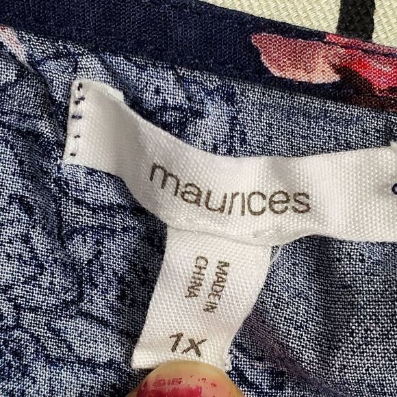 Maurices 1X Navy Floral Ruffle Cap Sleeve Top - Picture 5 of 7